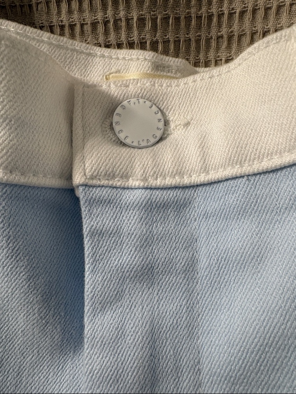 L'AGENCE Pale Blue High-Waist Cotton Shorts with White Waistband - Picture 4 of 9